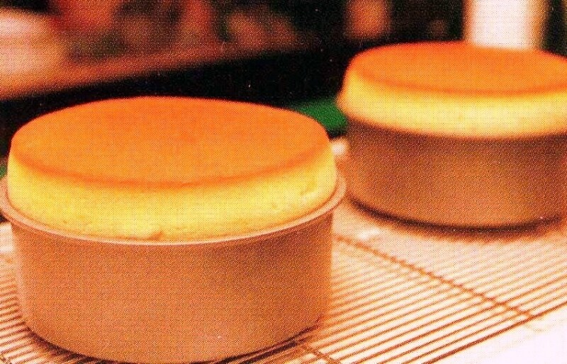 珈琲店再願の自家製のスフレケーキ