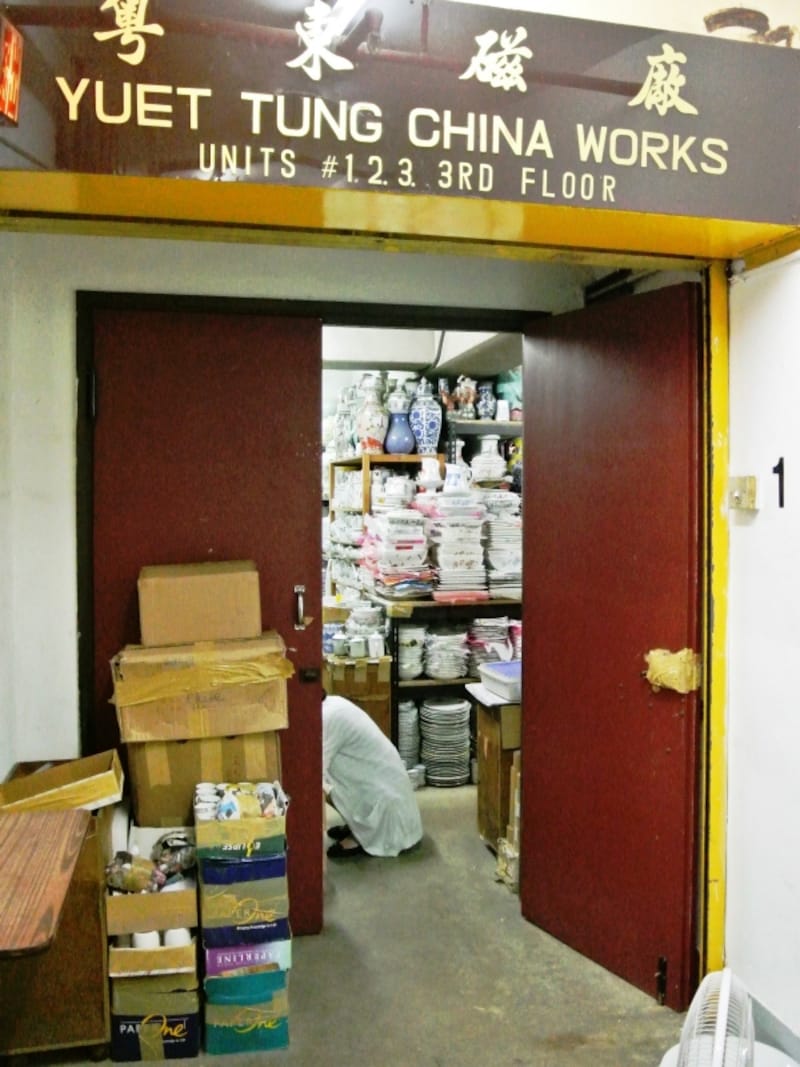 通路が狭いので大きな荷物は外に置いた方がベター