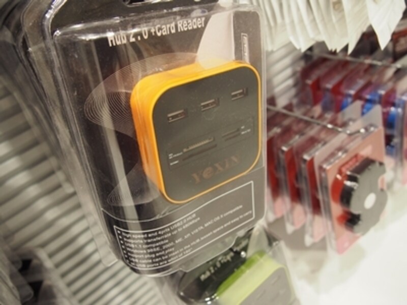 ASOKOのUSBハブとカードリーダー