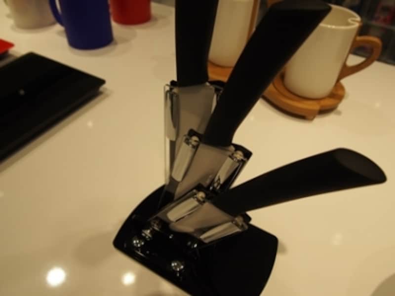 セラミック製のナイフセットもASOKOの人気商品