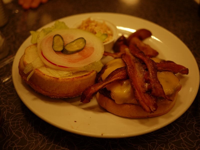 ベーコンチーズバーガー