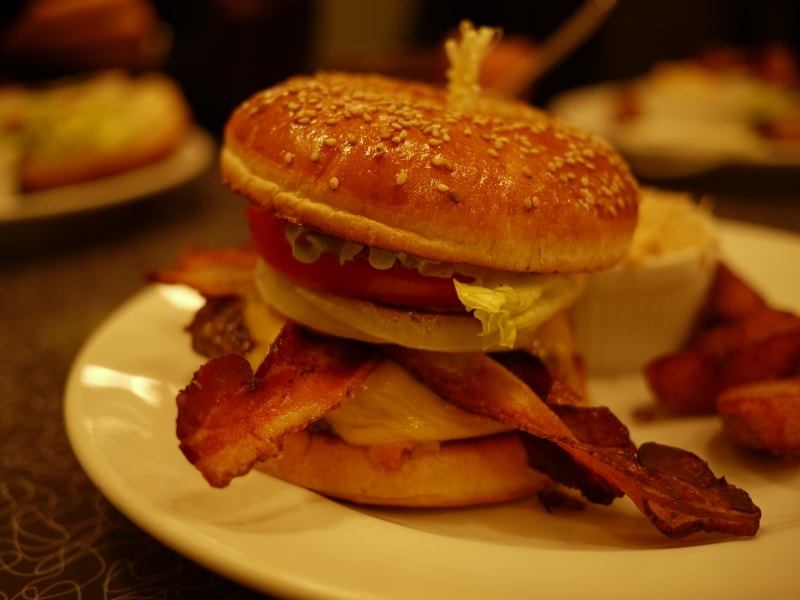 ベーコンチーズバーガー