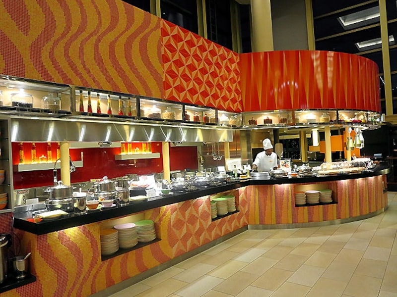 グランカフェ 料理のブッフェ台