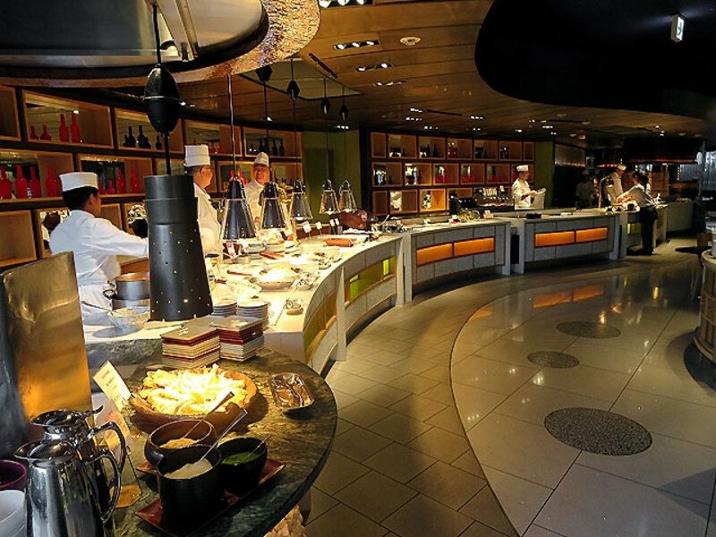 フォレストガーデン メインのブッフェ台