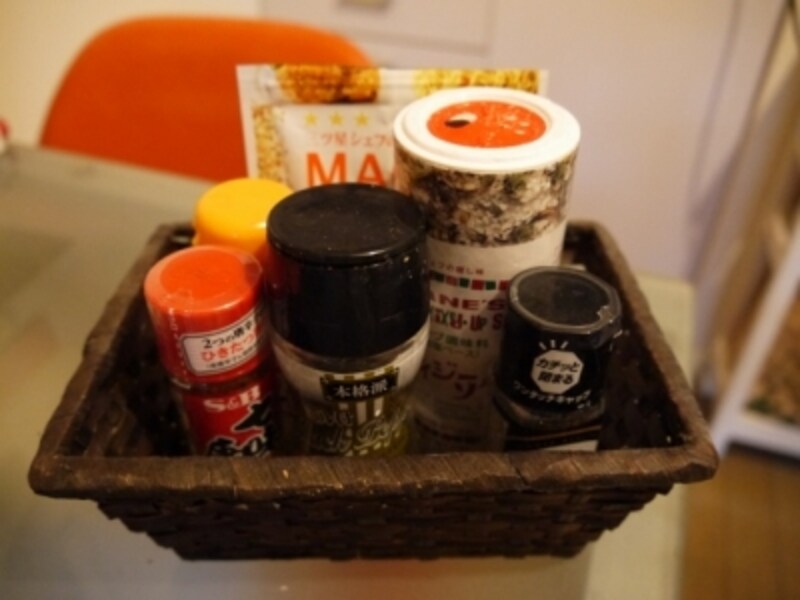 もう一味欲しいときに便利 持ち運び調味料ケース 収納 All About