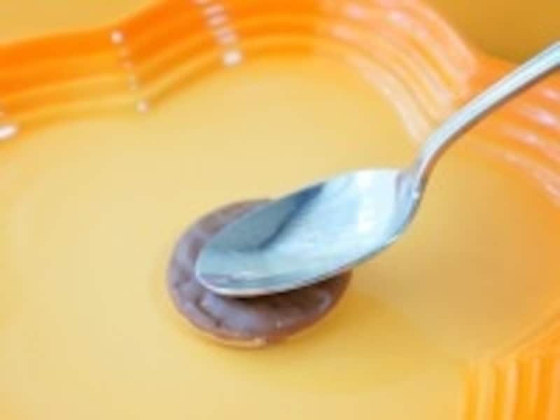 チョコレートを溶かす