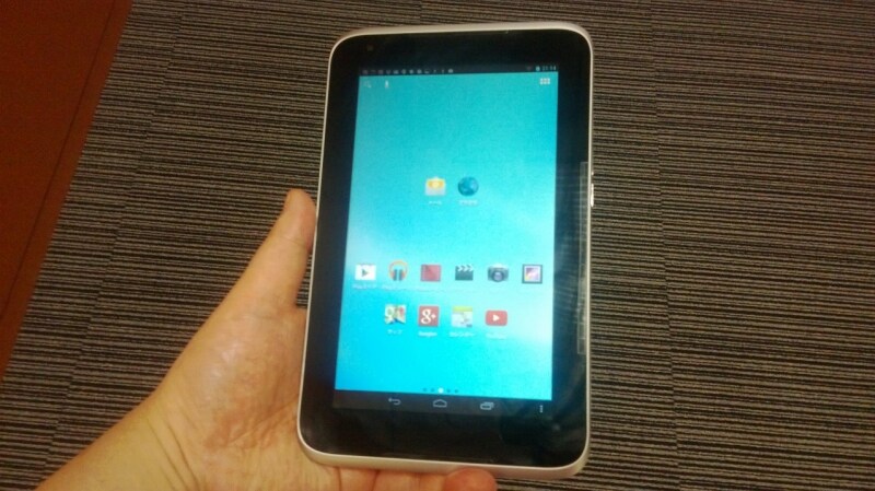 やや厚みがあるがGPS搭載の7インチundefinedLaVie Tab E TE307/N1W