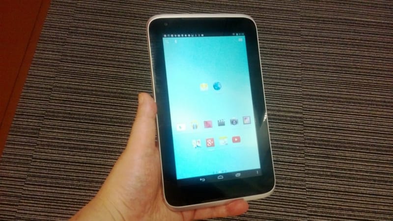 市場価格は1万7850円の7インチNEC LaVie Tab Eタブレット