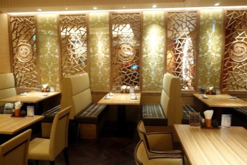 地下1階のダイニング2