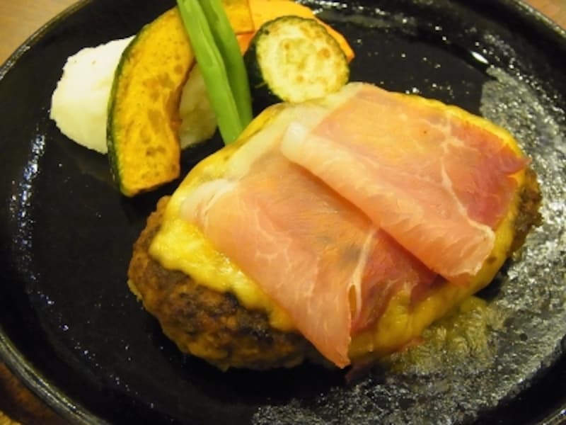 生ハムチェダーハンバーグundefined1050円