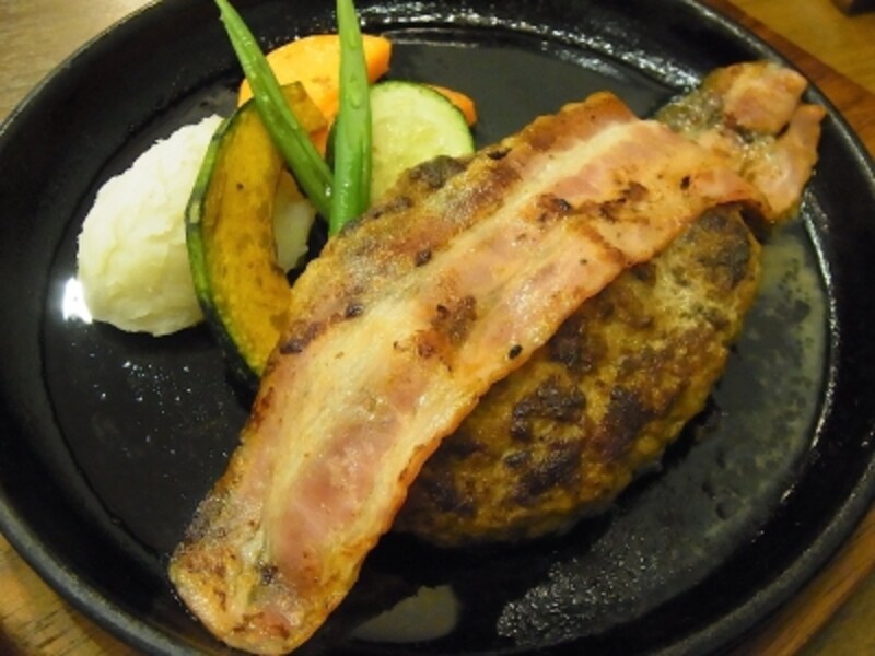 ベーコンハンバーグundefined850円
