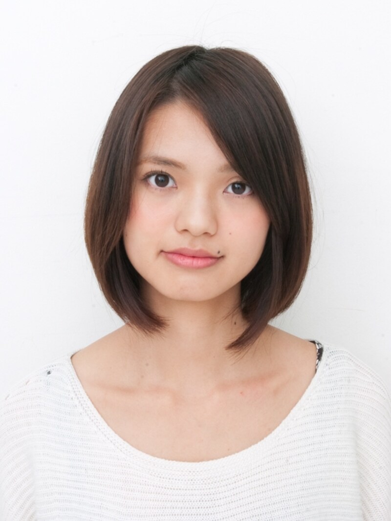 前下がりのレイヤーショート