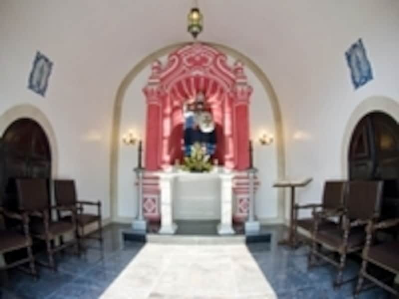 聖ジェームス教会 (c) Pousada de Sao Tiago