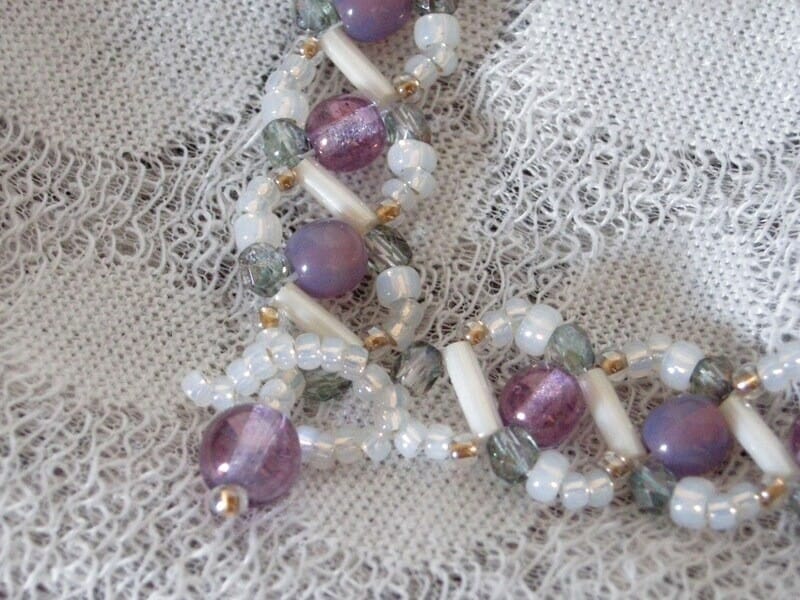 一人でも付け外ししやすいループ留め