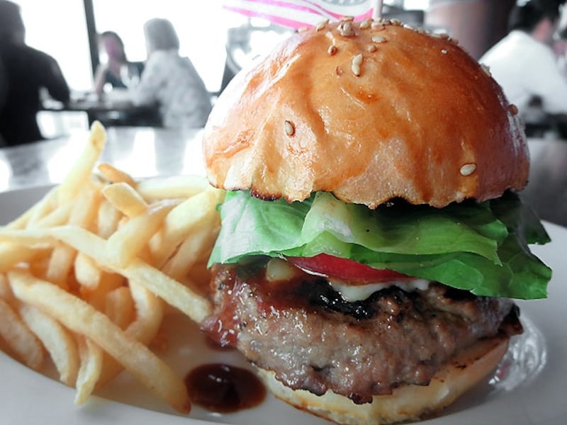 オレゴンバー＆グリル アメリカンハンバーガー