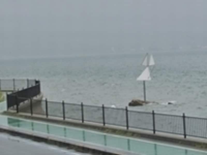 あいにくの雨でしたが、こうしたアートを島中で見ることができます