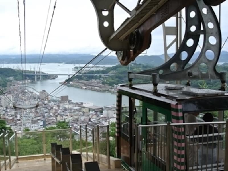 こちらがロープウェイからの風景。何ともいえない趣のある景色です