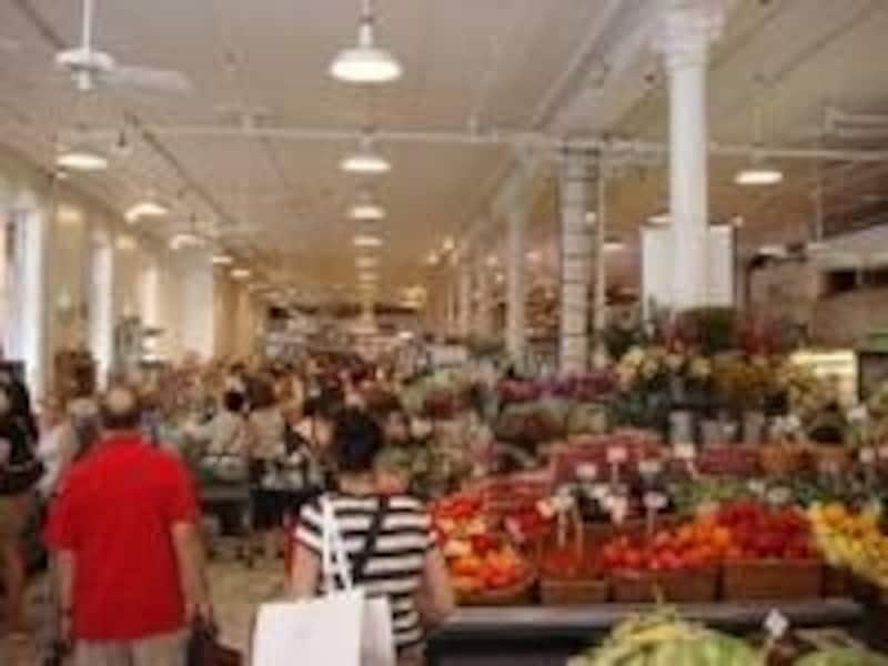 清潔感溢れる店内