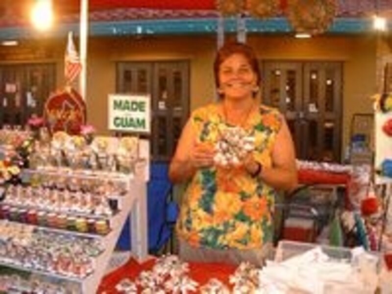 陽気なチャモロの人々との触れ合いは米国本土とは違った、のんびりとしたもの