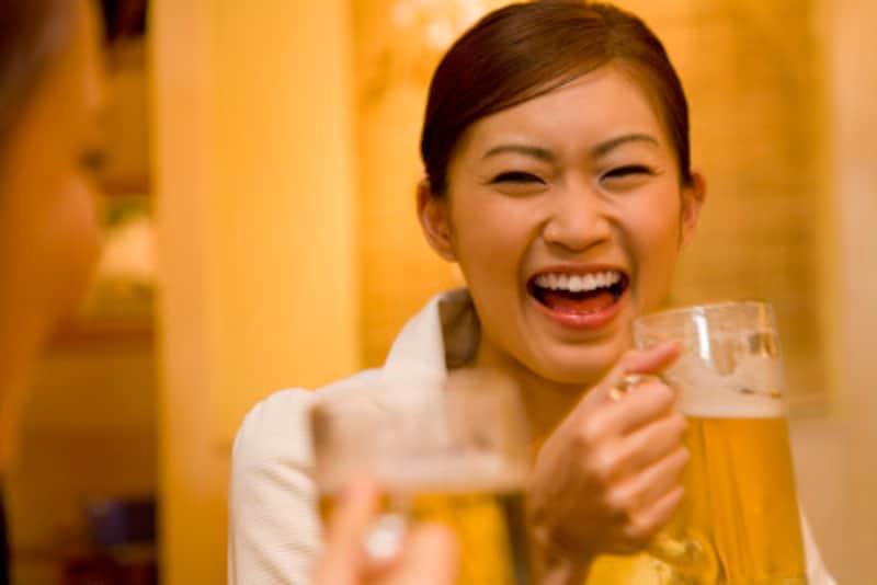 飲酒が多いと体内で増加する酵素のおかげで、お酒に強くなることも。