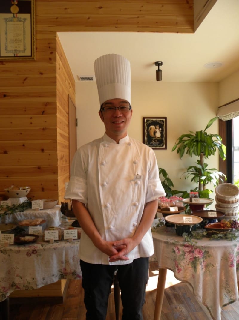 「フリューリング」のオーナーパティシエ、高橋洋行シェフ