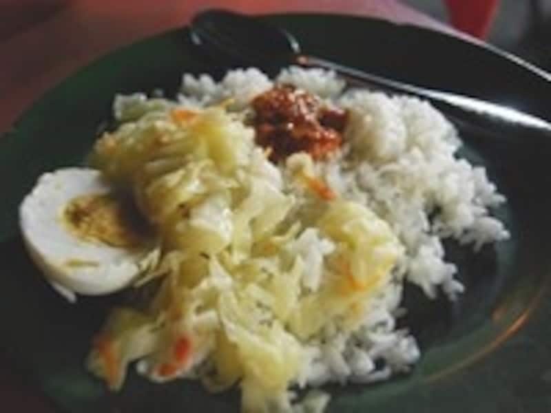 アッサムペダスのご飯