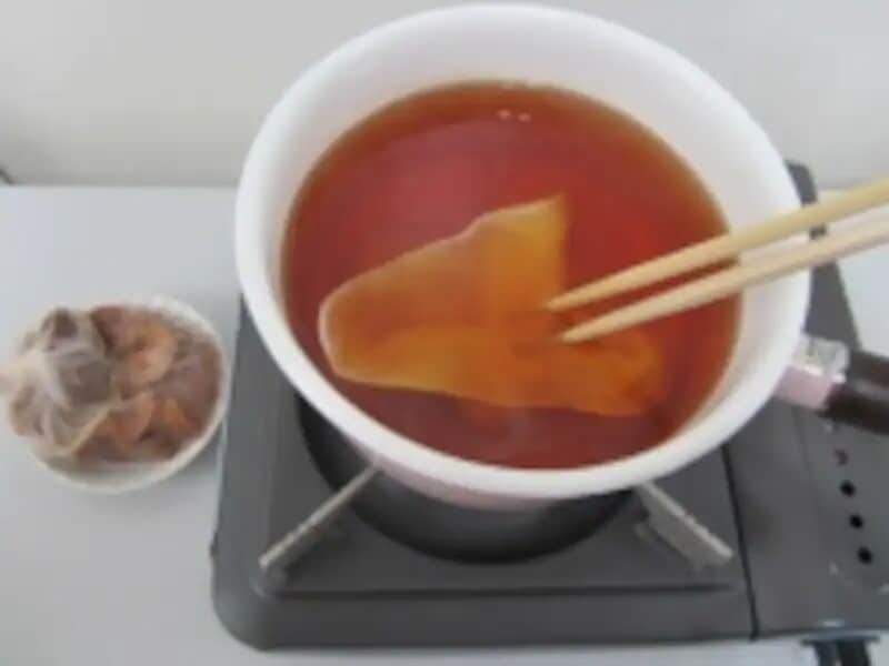 ハンカチを入れる