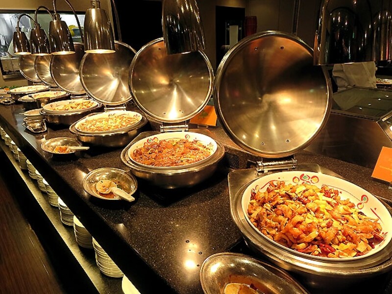 中華のブッフェ台