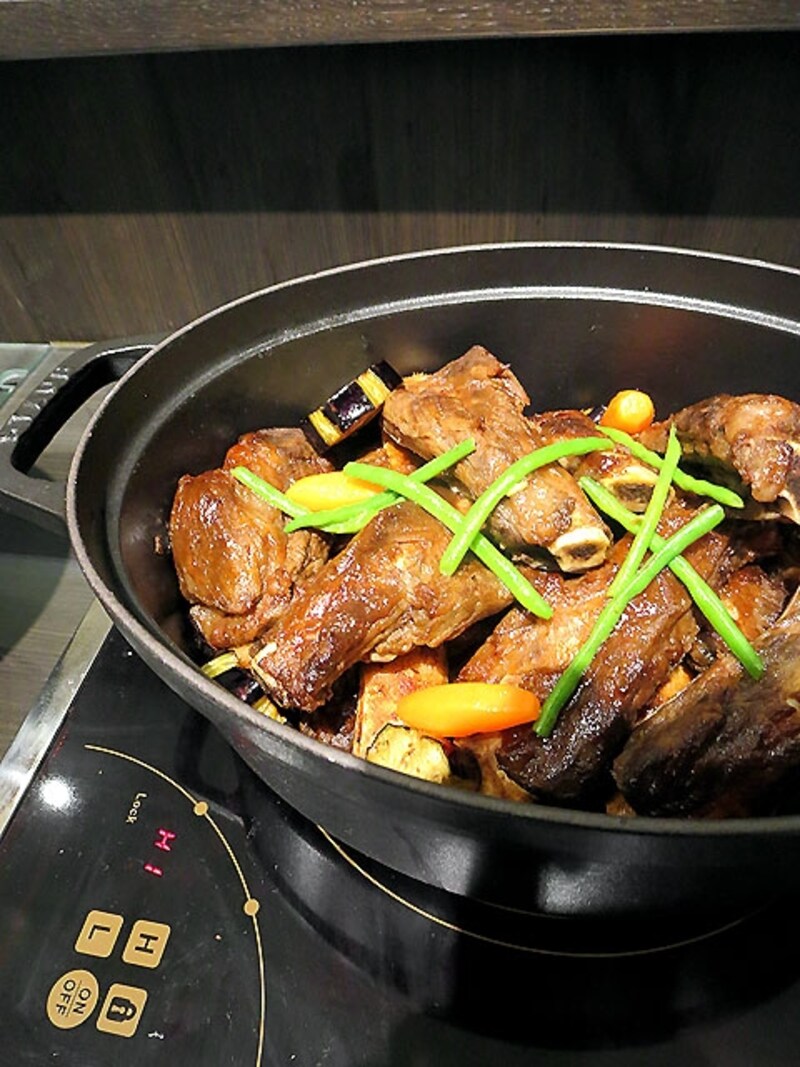 骨付きスペアリブ