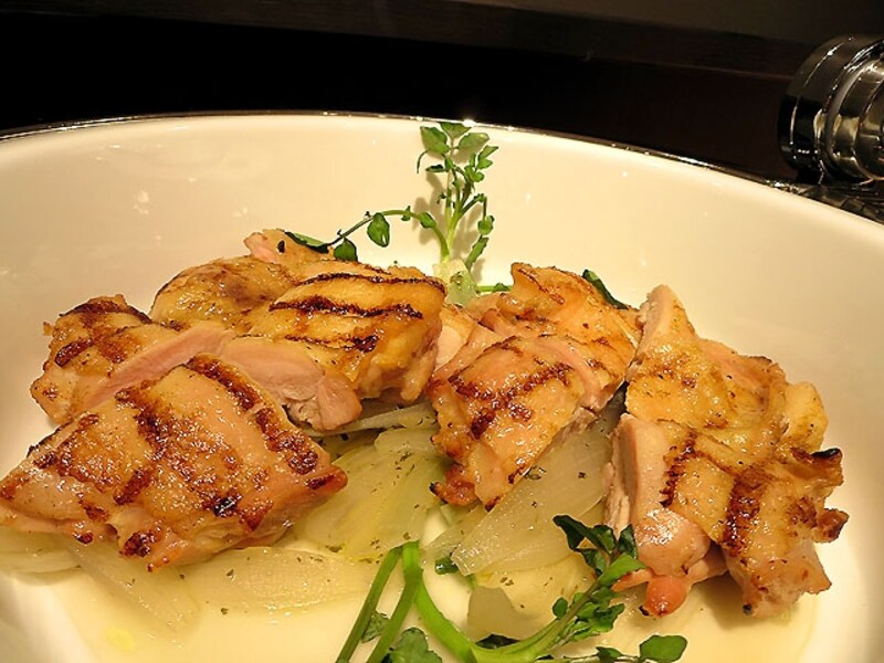 大山鶏モモ肉の網焼き