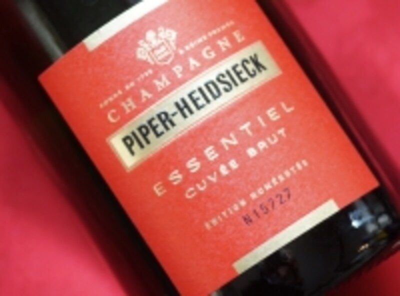 ラベルにはシリアルナンバーが