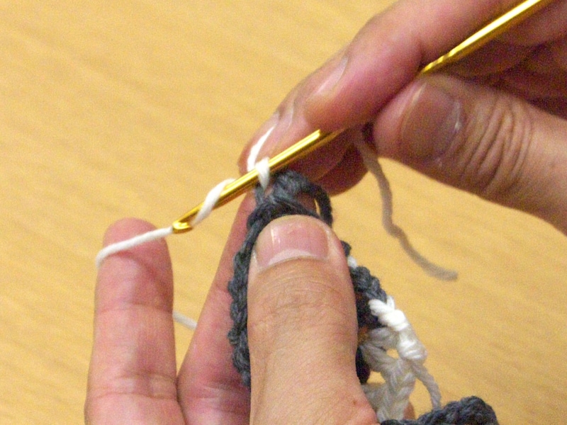 毛糸をかけたところ