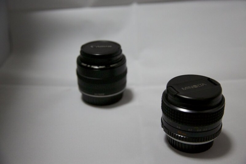 F4で撮影。後ろのレンズがボケている