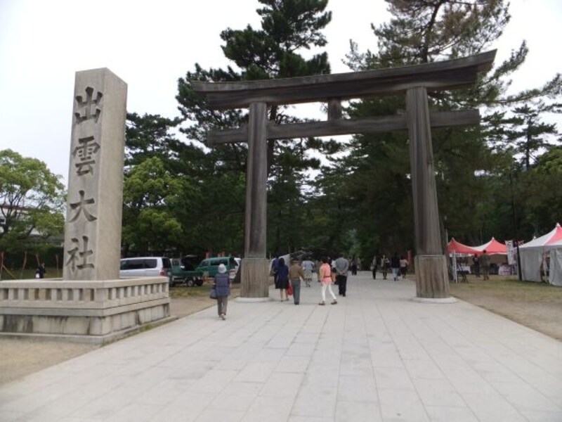 出雲大社（2）／勢溜にある木製の鳥居