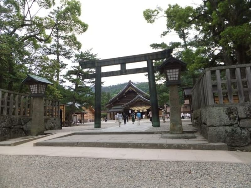 出雲大社（3）／銅鳥居と拝殿