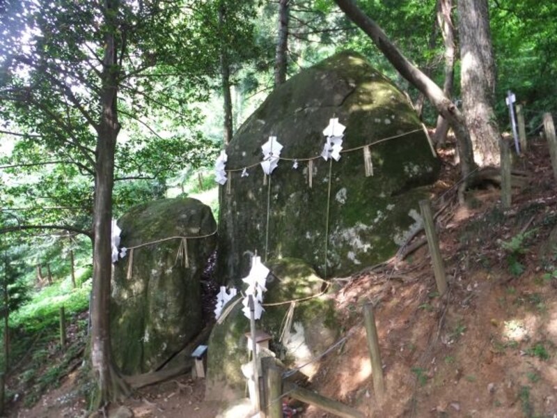 須我神社(4)/奥宮の夫婦岩