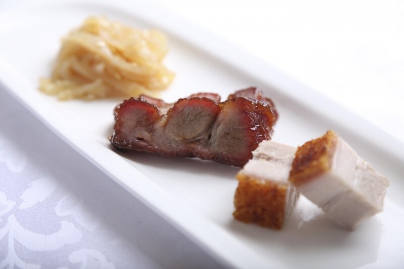 くらげの和え物、チャーシュー、皮つき豚バラ肉パリパリ釜焼き