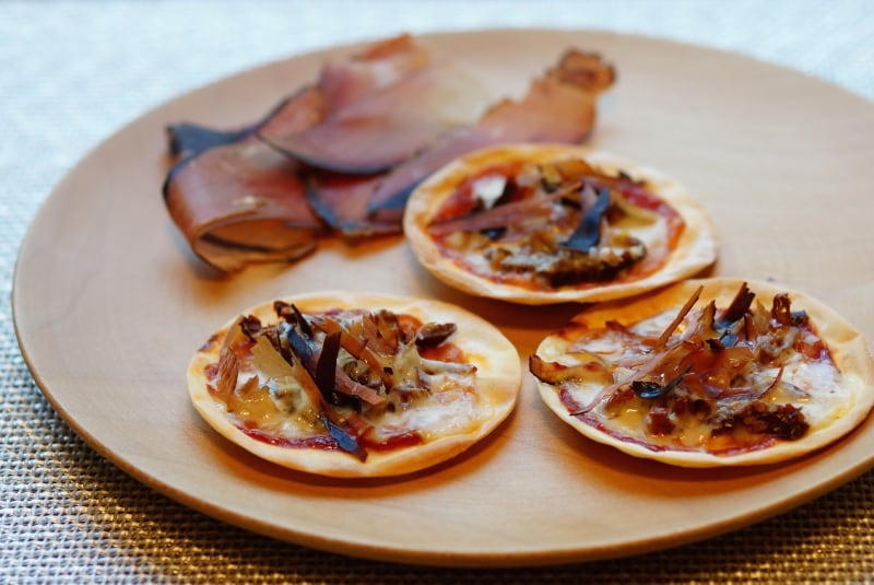 これは鰹節を使ったピザ風