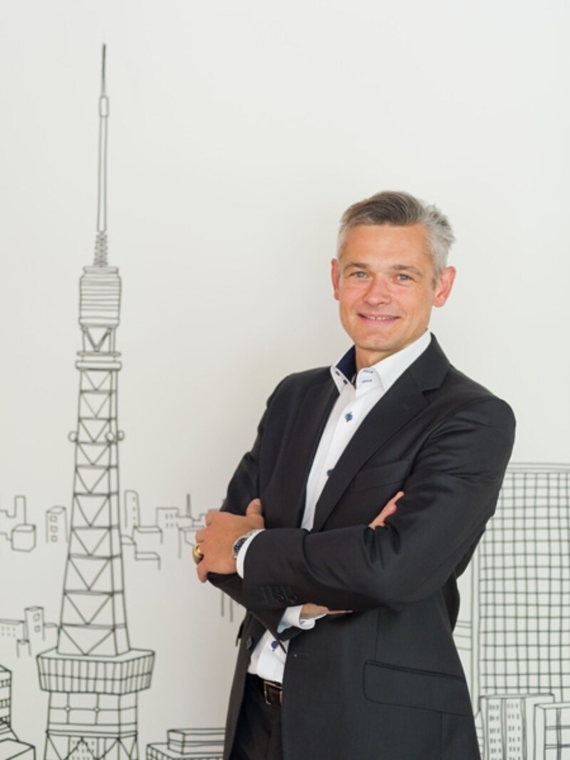 総支配人のアルノ－undefinedドundefinedサン＝テクジュベリ氏