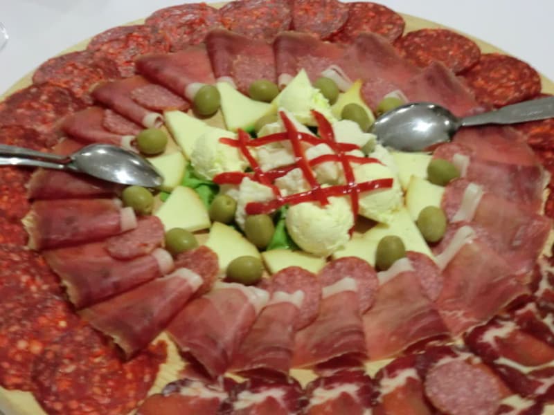 プロシュートとチーズの盛り合わせ