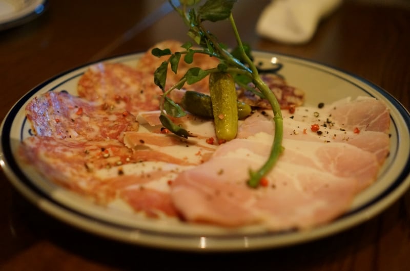 ハム、サラミの盛り合わせ