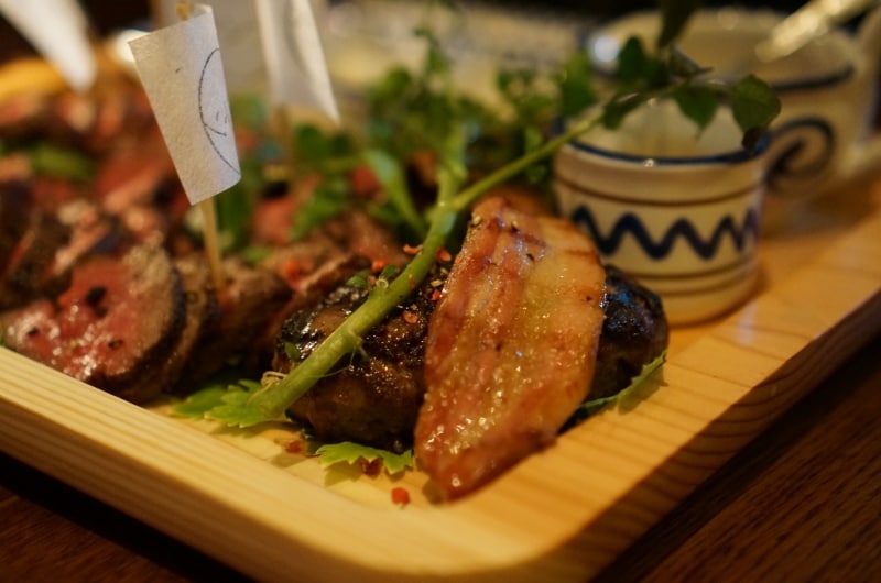 ビーフハンバーグとベーコン