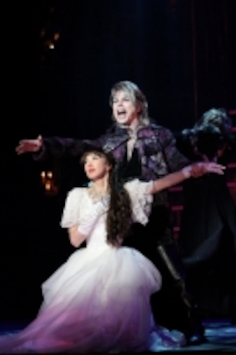 東宝版『エリザベート』春野寿美礼さんと。写真提供：東宝演劇部