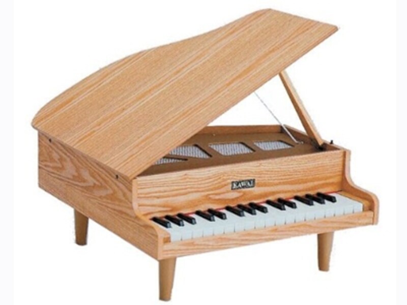 小さくても音階も作りも本格的なミニピアノです