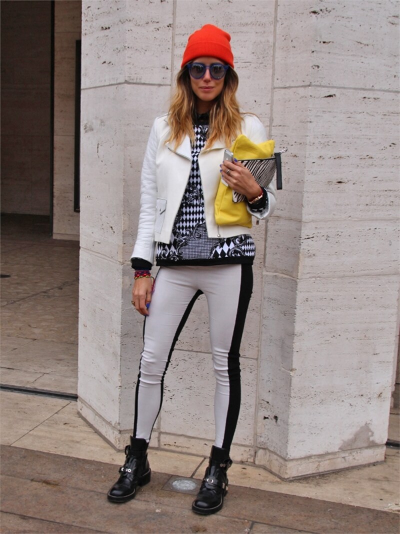 ニット帽で大人ストリートスタイル