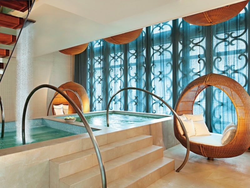 プルンジプールや、つり下げ式のリラクゼーションポッドなど、設備が充実