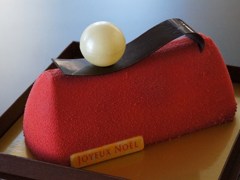 ブッシュ・ド・ノエルundefined ヴァニラ / フリュイ・ルージュundefined3,990円（18×8×H9cm）undefined