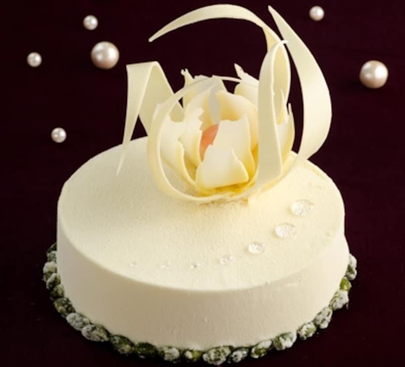 ■フルール・ブランundefined4,200円（税込）（直径18cm×高さ13cm）