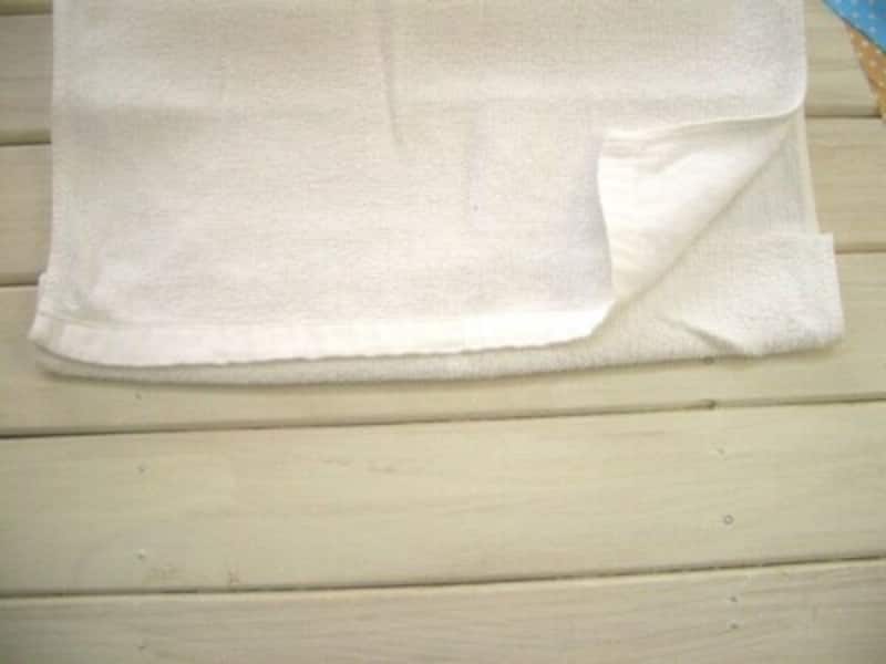 フェイスタオルを折りたたむ