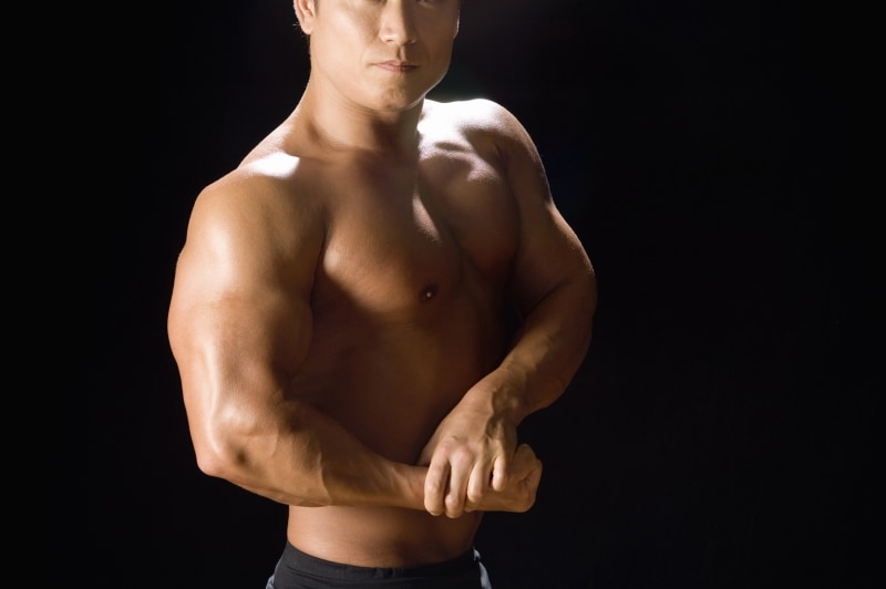 男らしい理想の体型を手に入れるための体脂肪率の目安は、10％台前半